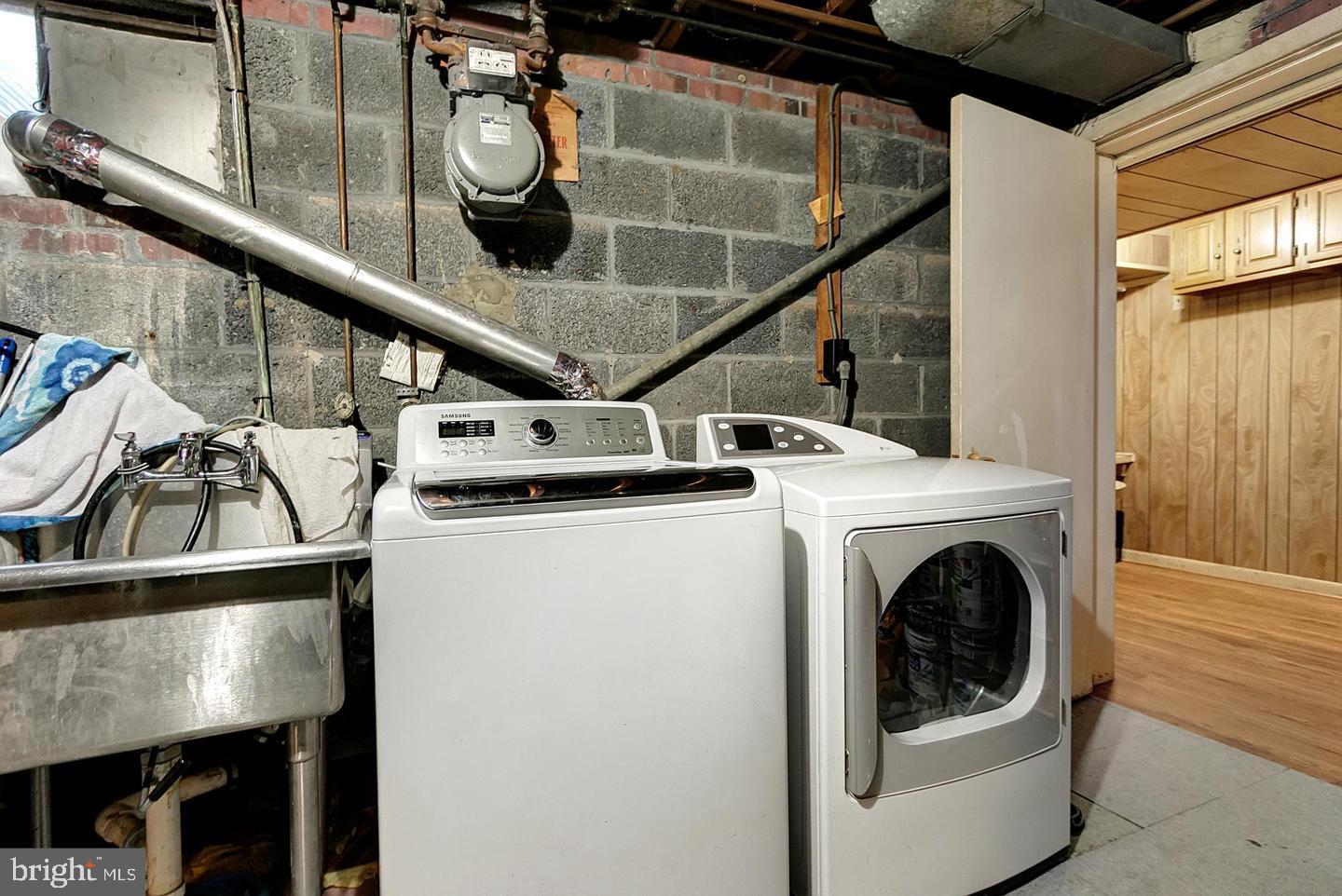 7206 Adelphi Road Hyattsville, MD 20782 - Photo 19 of 26 Laundry