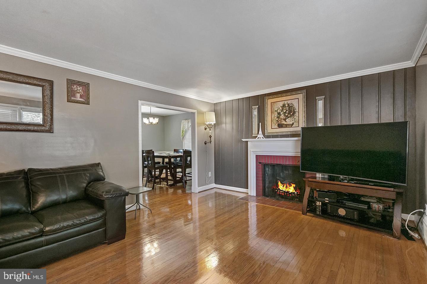 7206 Adelphi Road Hyattsville, MD 20782 - Photo 20 of 26 Main living room