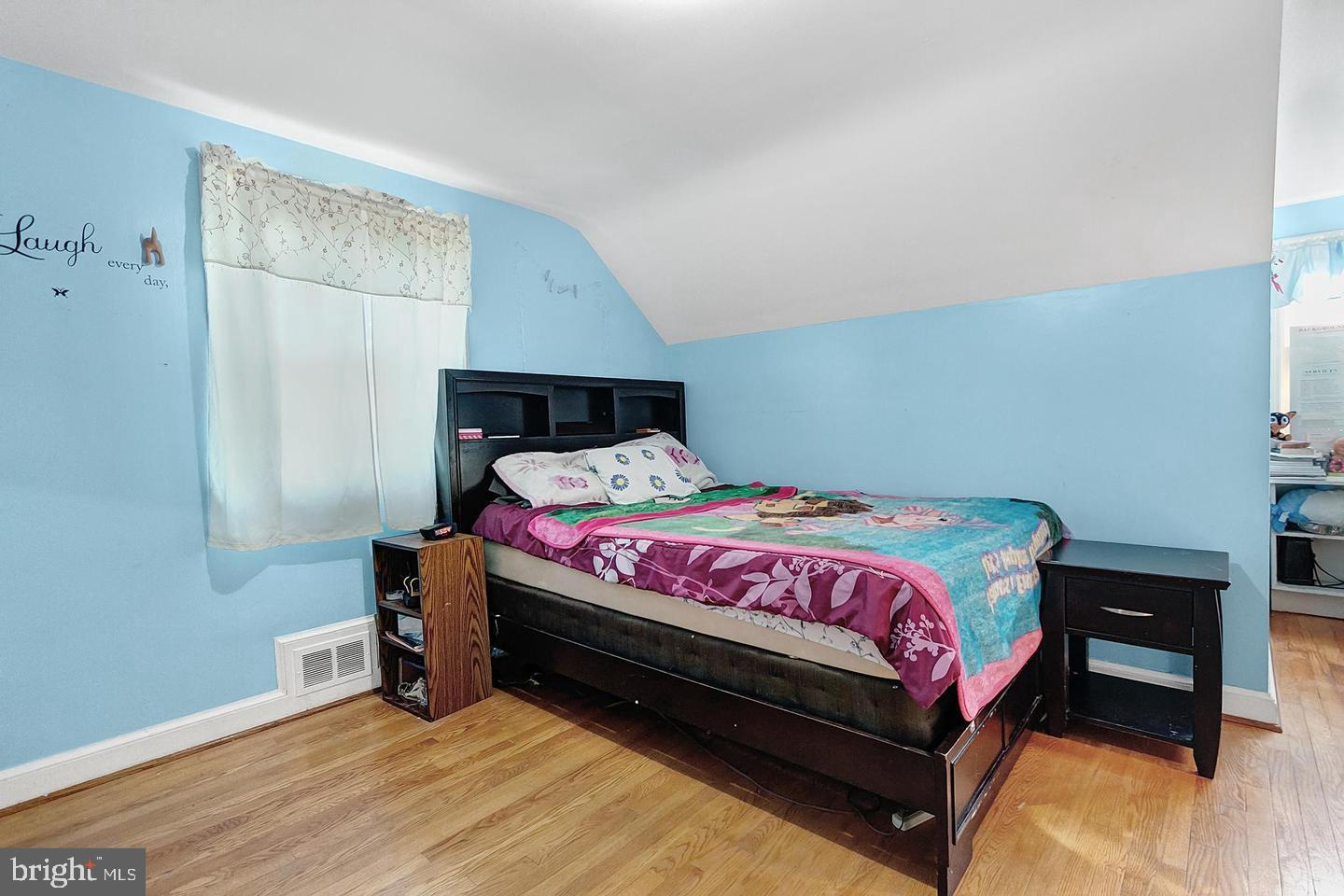 7206 Adelphi Road Hyattsville, MD 20782 - Photo 23 of 26 Second room
