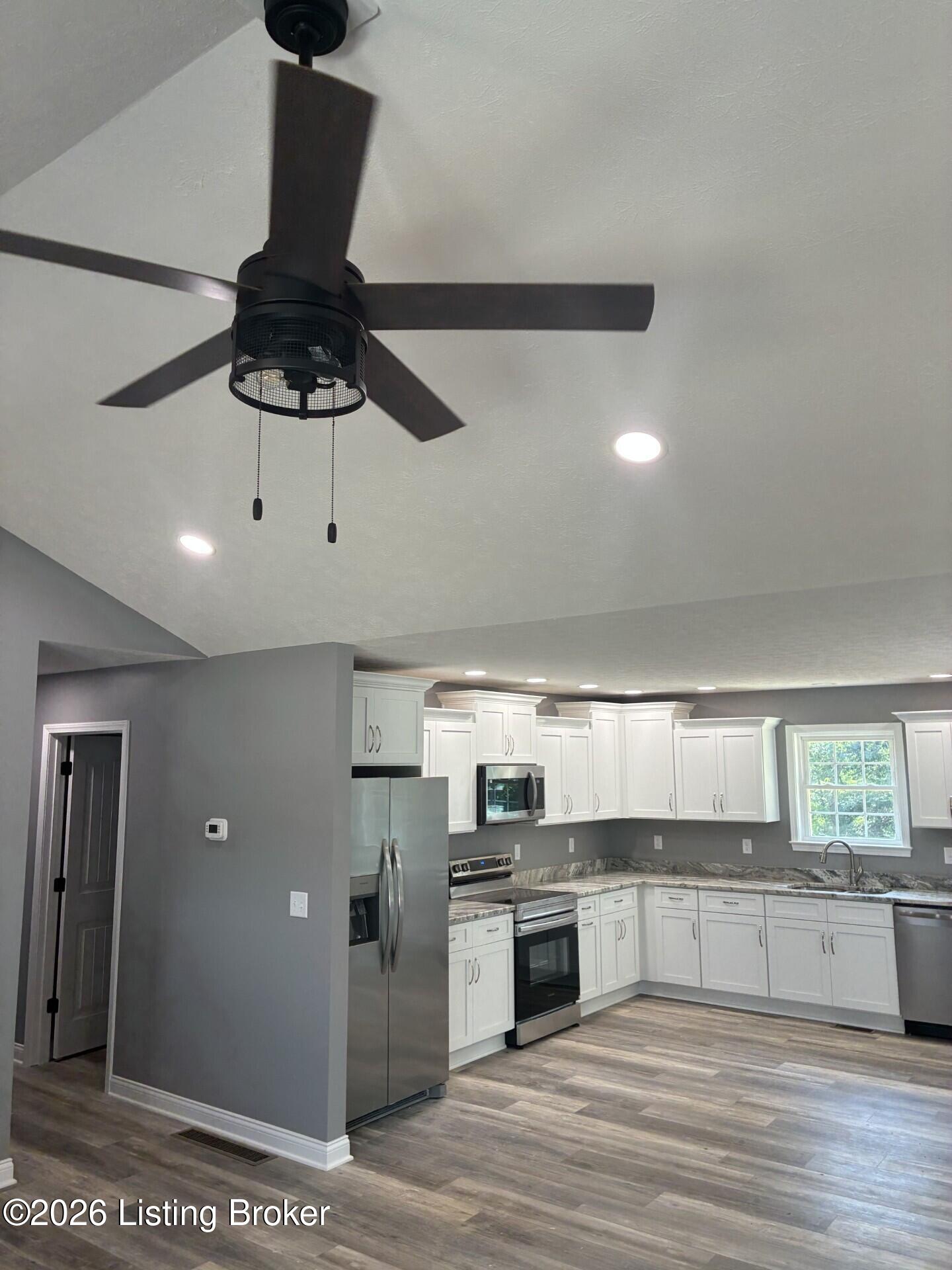 267 Overall Phillips Road Elizabethtown, KY 42701 - Photo 7 of 30 38c7f9f5-eb6e-47ad-b6bd-d161137ad392