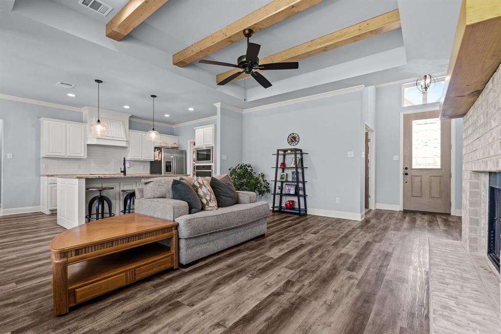 560 Wilson Bend Road Millsap, TX 76066 - Photo 15 of 38 Perfect blend of openness without being crowded!