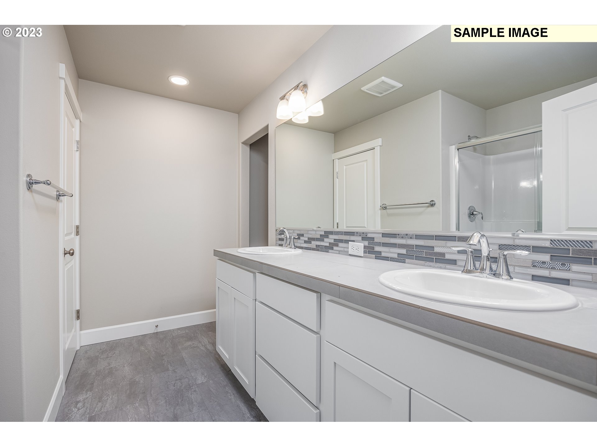 2296 Northeast 6th Street Hermiston, OR 97838 - Photo 10 of 22