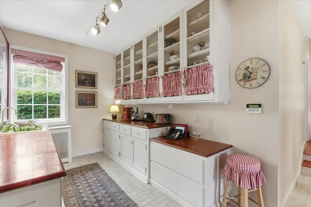 $1,950,000 | 1086 West Road, Bennington, VT 05201