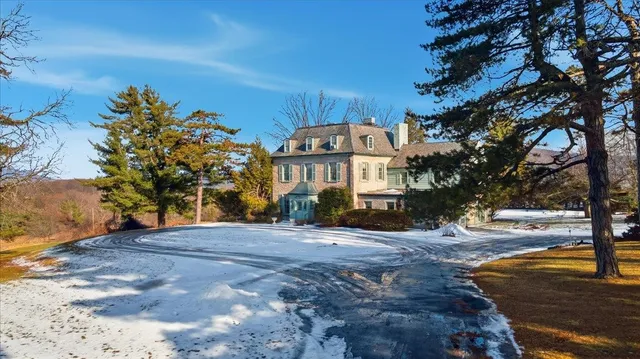 $1,950,000 | 1086 West Road, Bennington, VT 05201