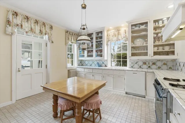 $1,950,000 | 1086 West Road, Bennington, VT 05201