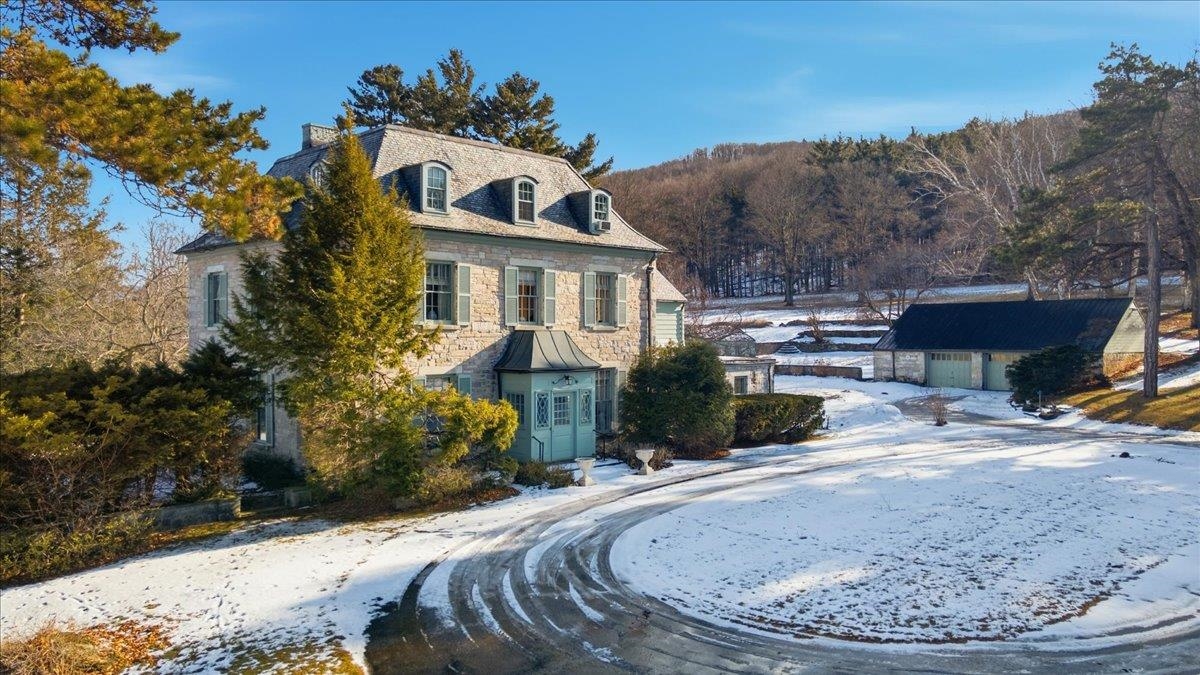 1086 West Road Bennington, VT 05201 - Photo 5 of 56