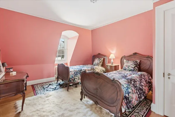 $1,950,000 | 1086 West Road, Bennington, VT 05201