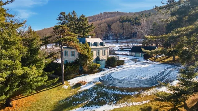 $1,950,000 | 1086 West Road, Bennington, VT 05201
