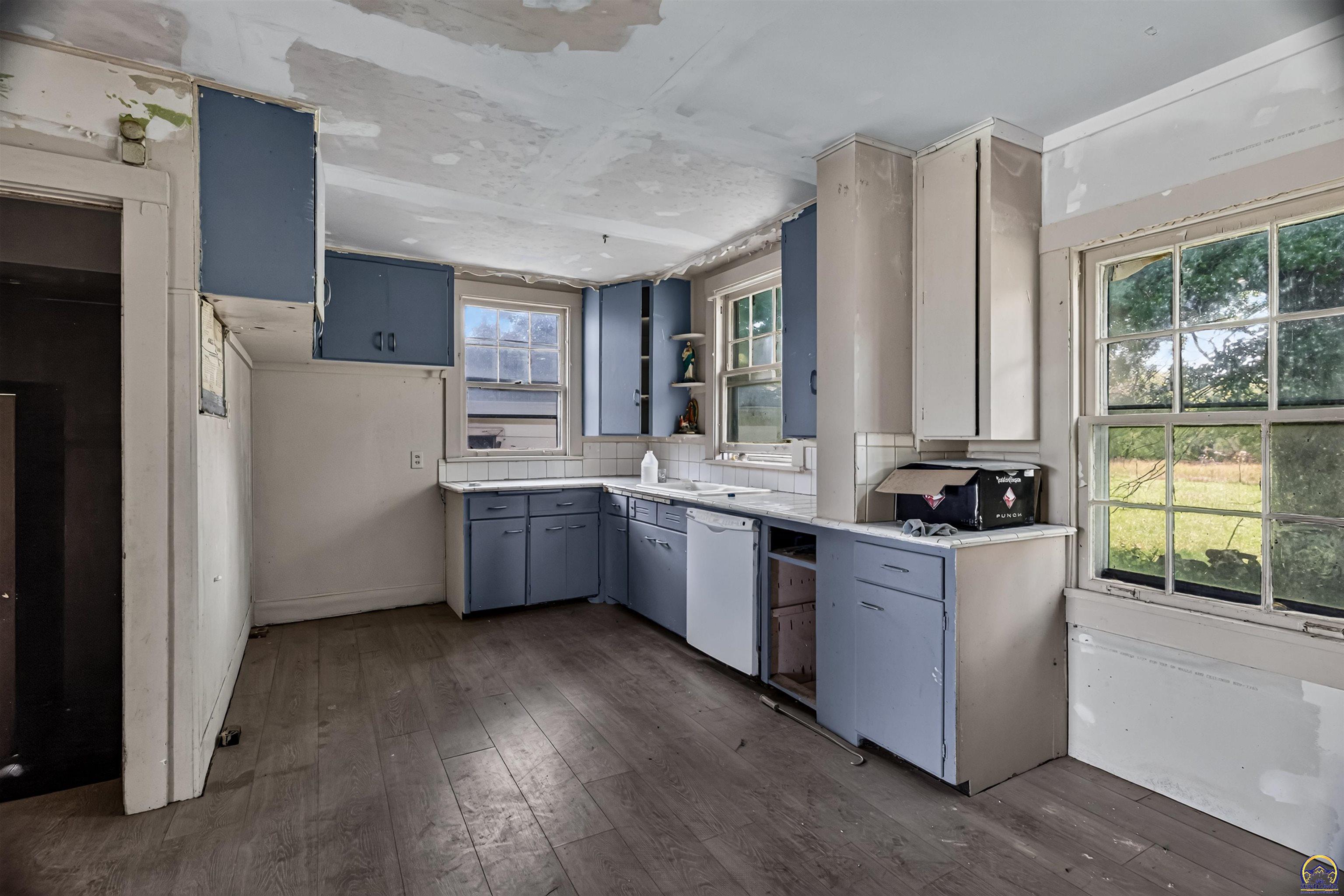 14029 278th Road Holton, KS 66436 - Photo 4 of 42 Gallery Image 4