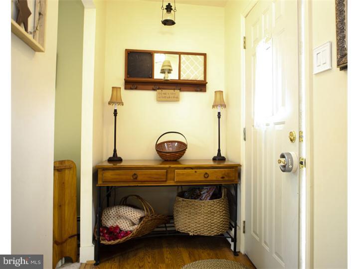 36 Cable Road Levittown, PA 19057 - Photo 4 of 23 Foyer