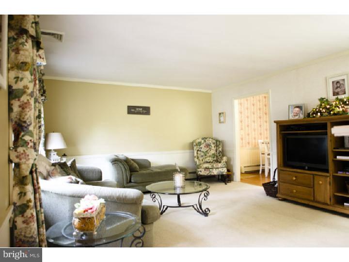 36 Cable Road Levittown, PA 19057 - Photo 6 of 23 Living Room