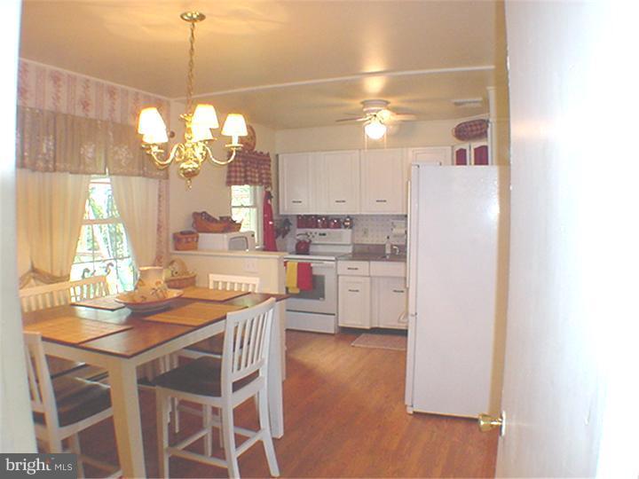36 Cable Road Levittown, PA 19057 - Photo 8 of 23 Kitchen