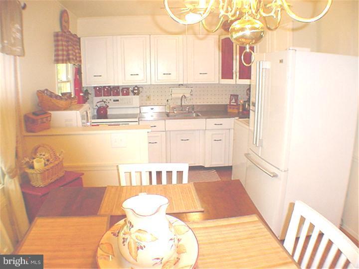 36 Cable Road Levittown, PA 19057 - Photo 9 of 23 Kitchen