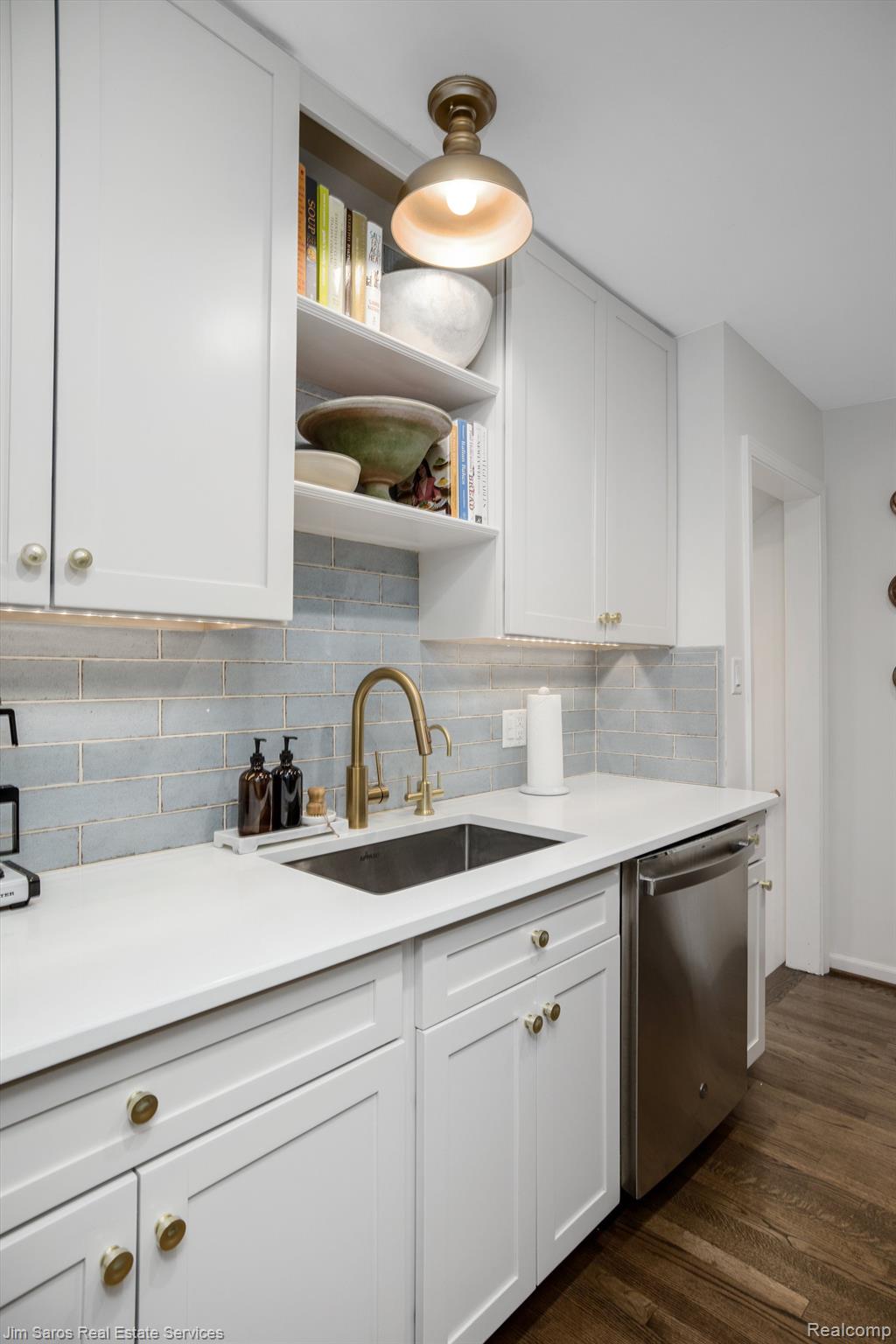 320 Kerby Road Grosse Pointe, MI 48236 - Photo 5 of 32 Gallery Image 5