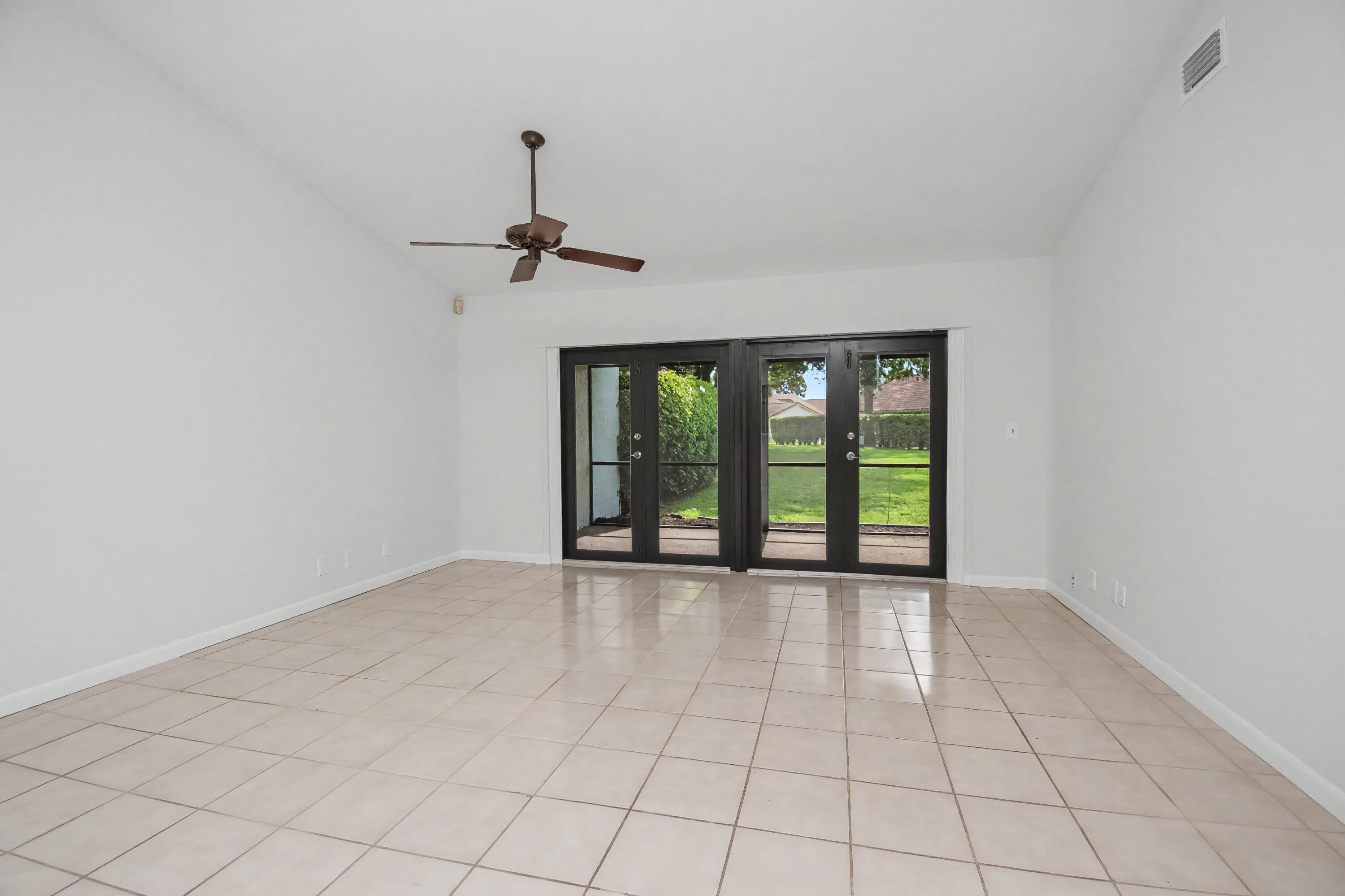 21642 Guadalajara Avenue Boca Raton, FL 33433 - Photo 7 of 30 007E621B-10B4-4BCC-97E9-C2063CBE3CE0