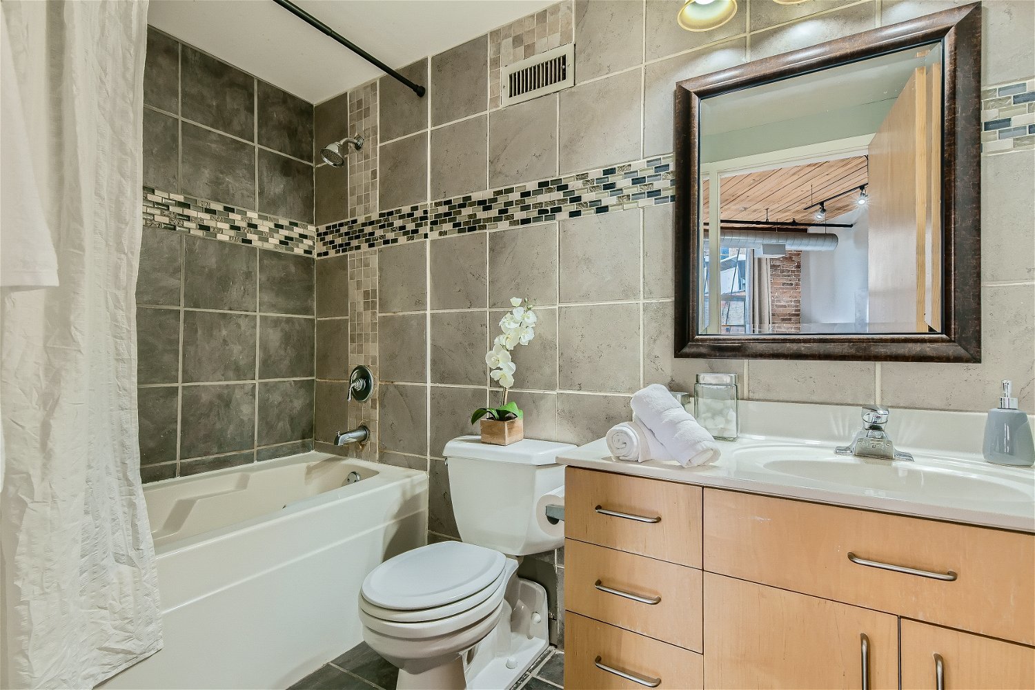 420 South Clinton Street, Unit 616A Chicago, IL 60607 - Photo 9 of 11 Gallery Image 9