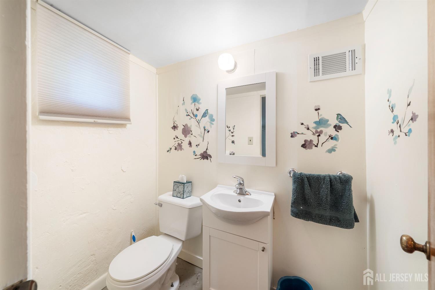 170 Jeffery Road Colonia, NJ 07067 - Photo 21 of 31 Gallery Image 21