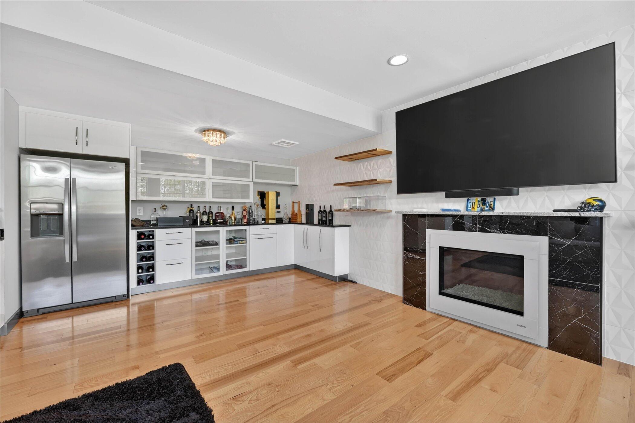 2931 Walnut Ridge Drive Ann Arbor, MI 48103 - Photo 57 of 102 Lower Level Wet bar area