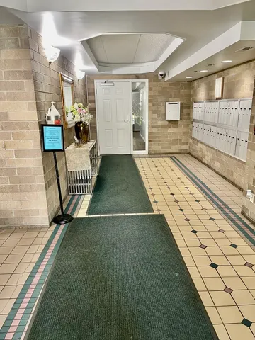 $175,000 | 18600 Village West Drive, Unit 310, Hazel Crest, IL 60429