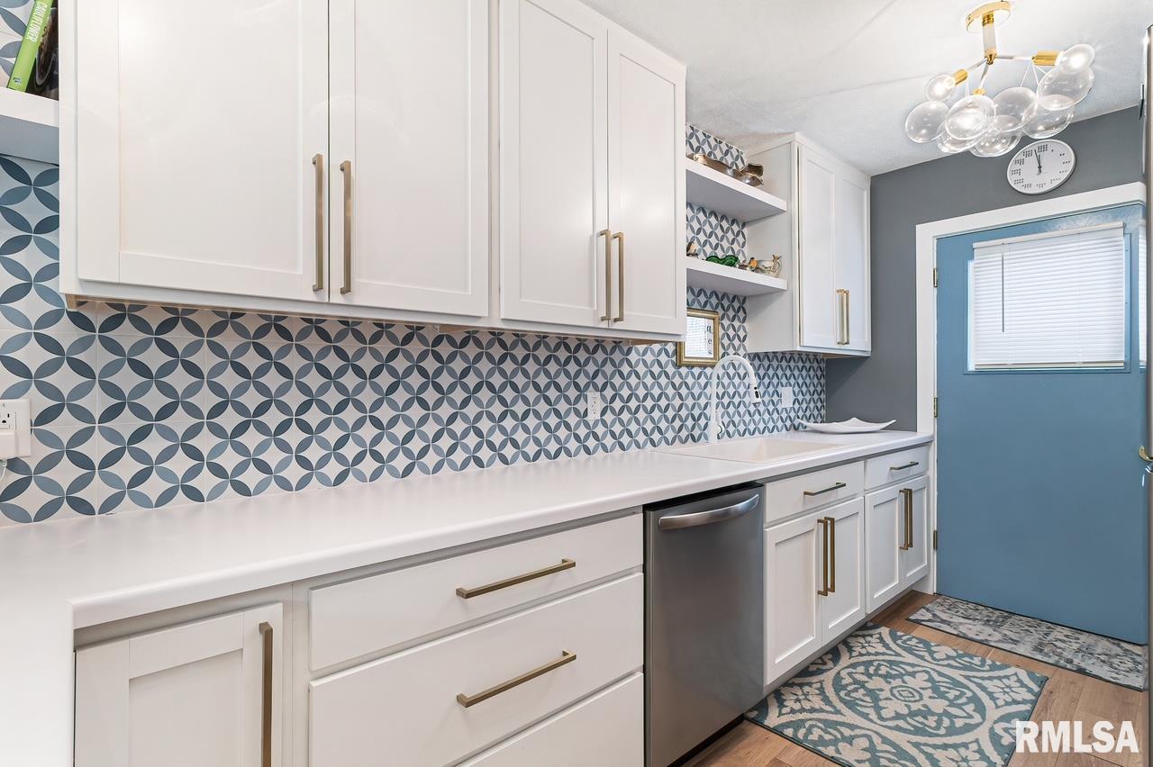 1104 Kimberly Road, Unit 905 Bettendorf, IA 52722 - Photo 13 of 28 Gallery Image 13