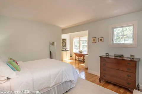 $1,615,000 | 27 Chapde Lane, Vineyard Haven, MA 02568