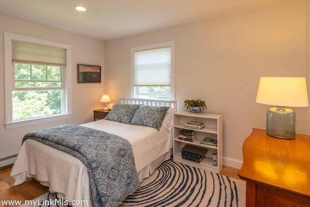 $1,615,000 | 27 Chapde Lane, Vineyard Haven, MA 02568