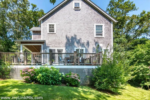 $1,615,000 | 27 Chapde Lane, Vineyard Haven, MA 02568