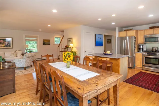 $1,615,000 | 27 Chapde Lane, Vineyard Haven, MA 02568