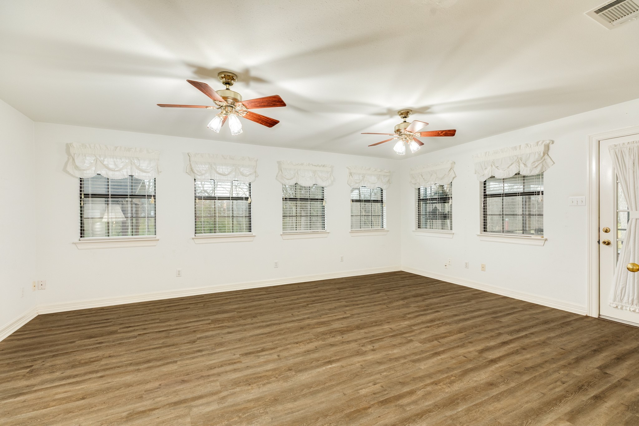 349 Pecan Estates Road, Unit C616R Angleton, TX 77515 - Photo 26 of 43 Downstairs Primary Bedroom.
