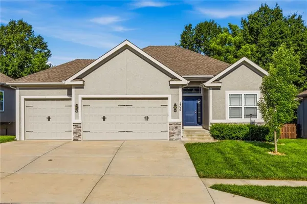 $432,500 | 206 North Marimack Drive, Kearney, MO 64060
