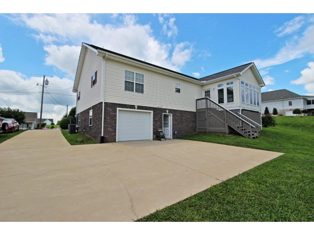 554 Sand Ridge Circle Jonesborough, TN 37659 - Photo 18 of 23 Lower Level Garage