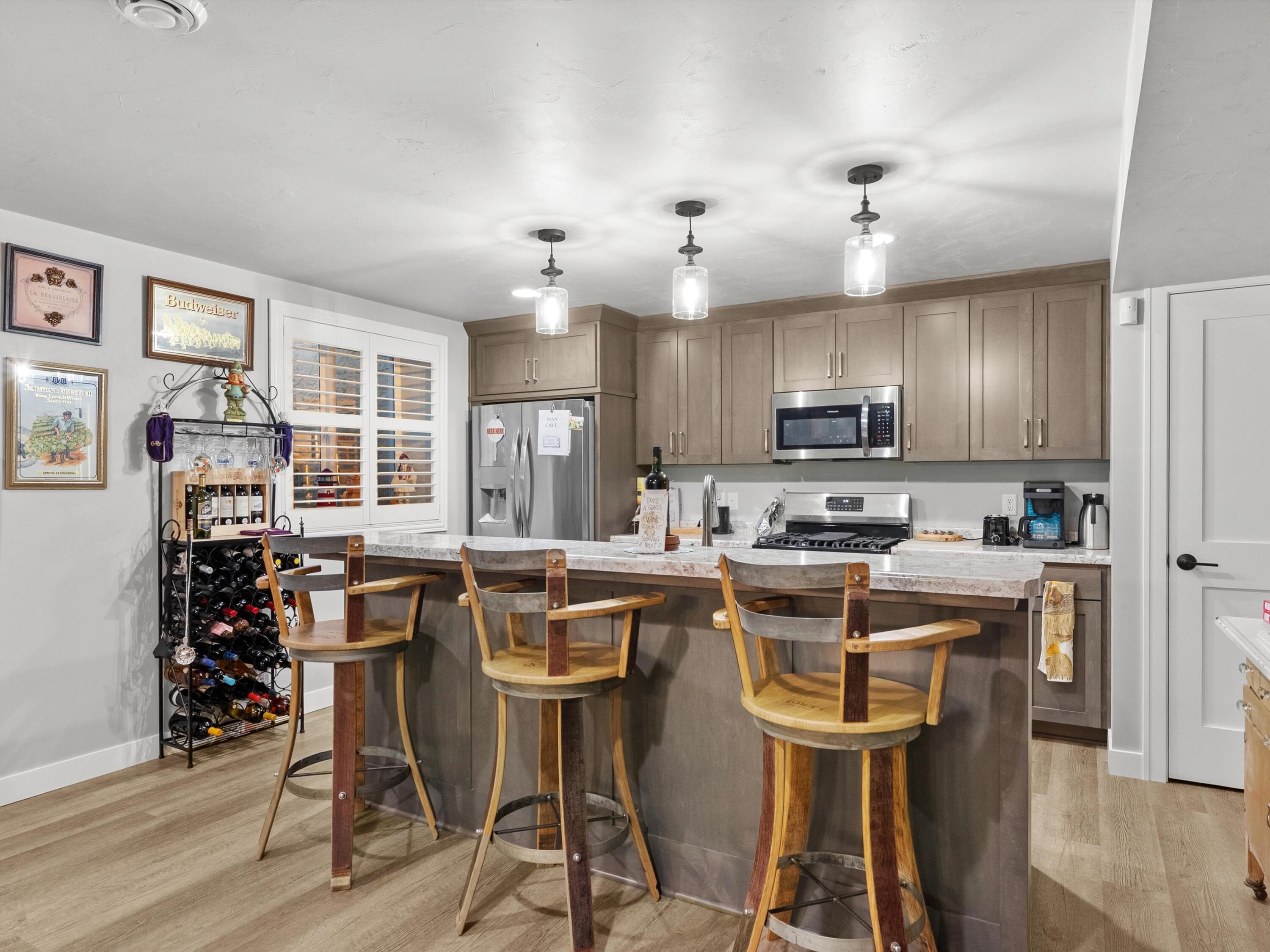 1625 Drusillas Way Howard, WI 54313 - Photo 12 of 43 34-034_2755681_00174