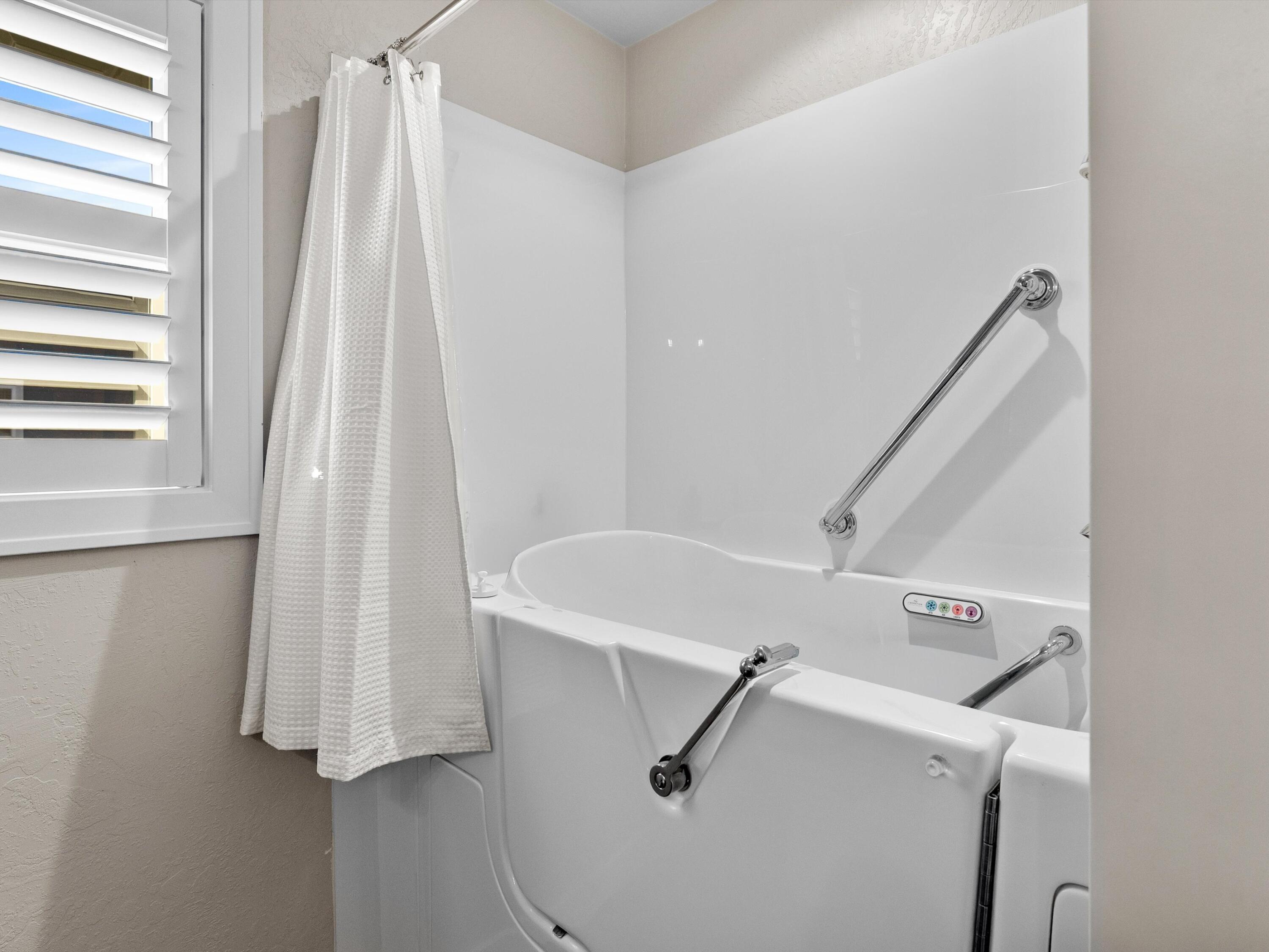 1625 Drusillas Way Howard, WI 54313 - Photo 18 of 43 26-026_2755681_00150