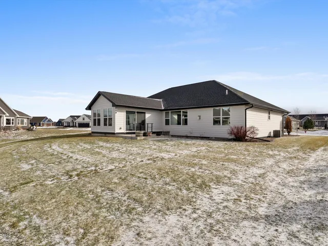 $699,900 | 1625 Drusillas Way, Green Bay, WI 54313