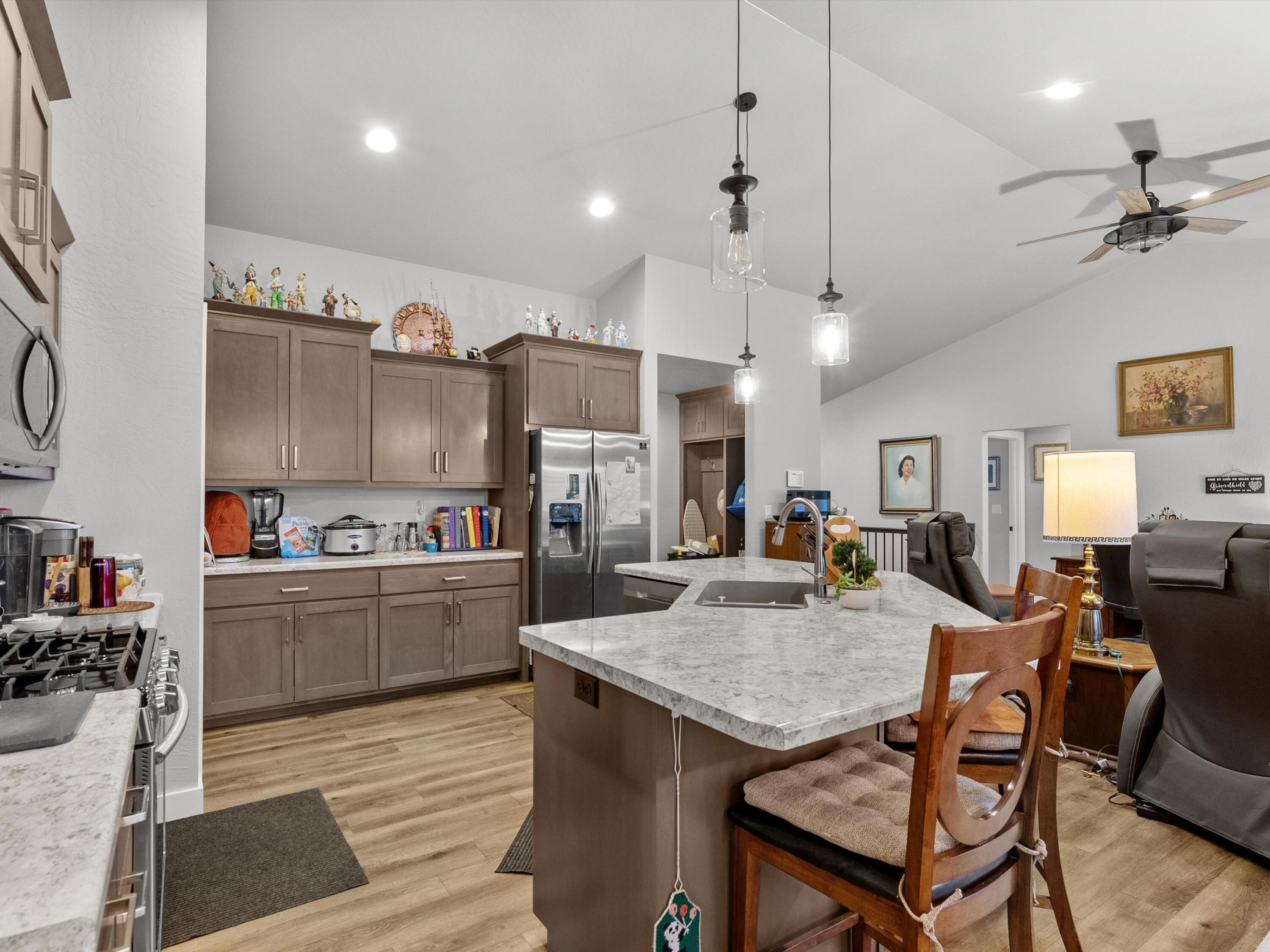 1625 Drusillas Way Howard, WI 54313 - Photo 6 of 43 16-016_2755681_00120