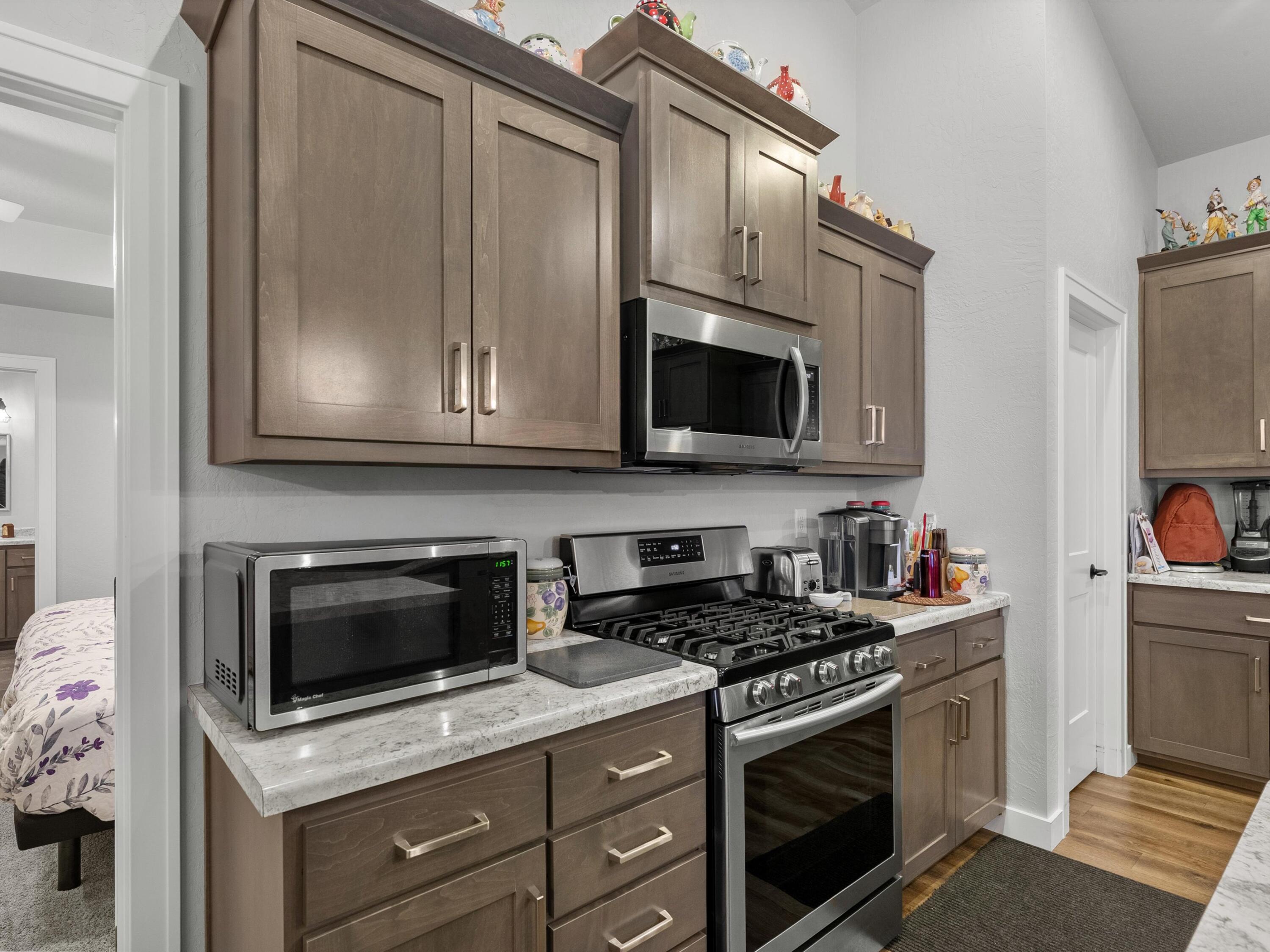 1625 Drusillas Way Howard, WI 54313 - Photo 8 of 43 17-017_2755681_00123