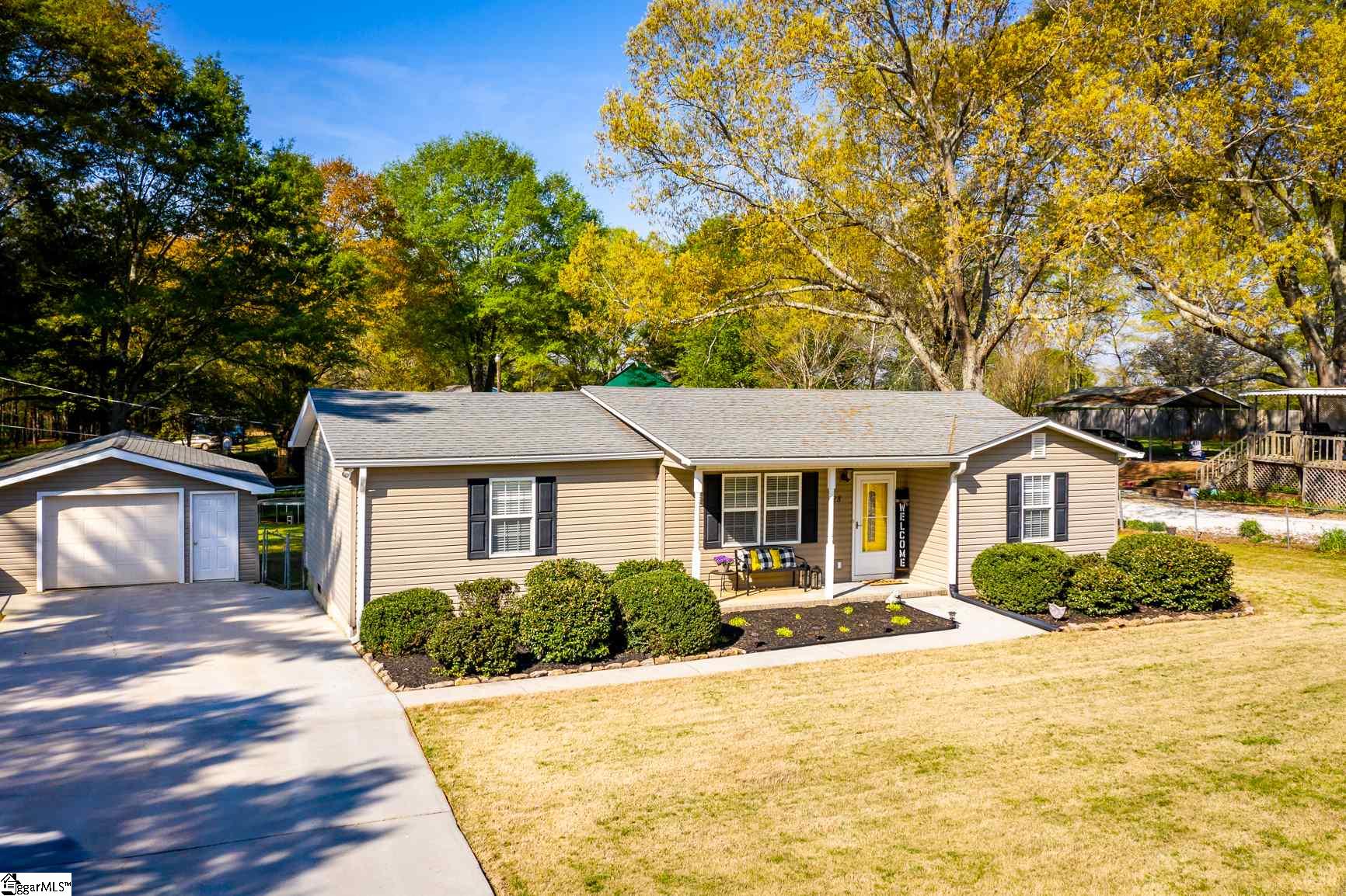 428 McAlister Road Williamston, SC 29697 - Photo 4 of 33 Gallery Image 4