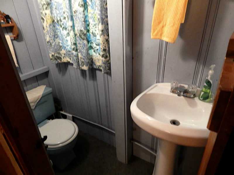 91 Pine Ledge Road, Unit 4 Glocester, RI 02857 - Photo 11 of 15 Bathroom.