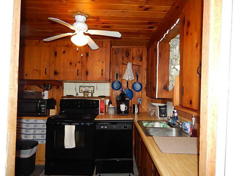 91 Pine Ledge Road, Unit 4 Glocester, RI 02857 - Photo 7 of 15 Kitchen.