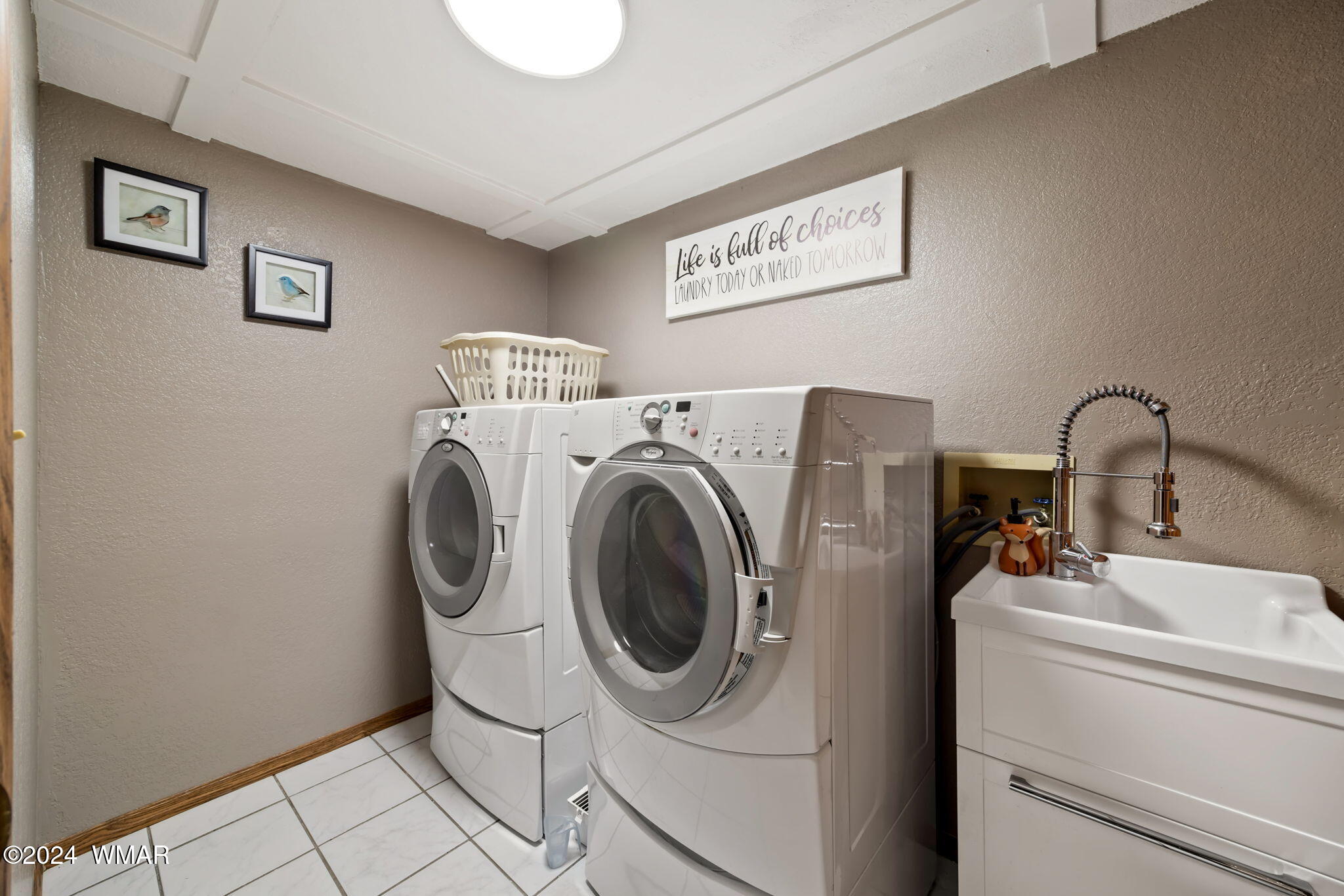 1166 Brown Road Show Low, AZ 85901 - Photo 28 of 54 Laundry room