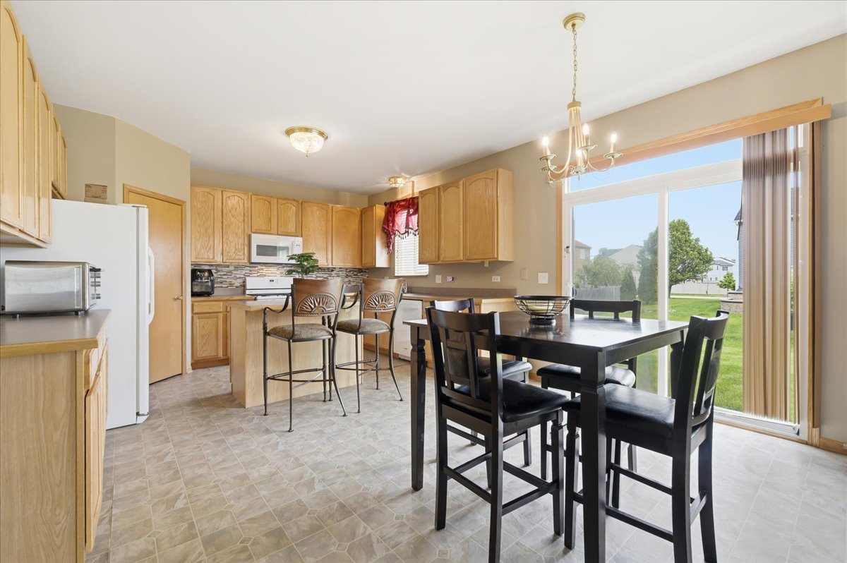 1916 Castle Ridge Drive Plainfield, IL 60586 - Photo 11 of 36 Gallery Image 11