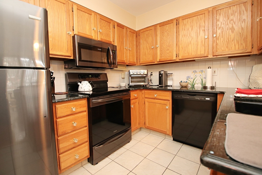 30 Chelsea Street, Unit 210 Everett, MA 02149 - Photo 11 of 35