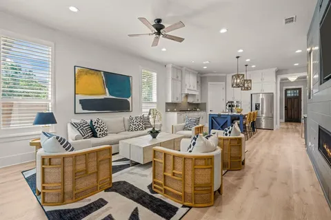 $950,000 | 5500 Collinwood Avenue, Fort Worth, TX 76107