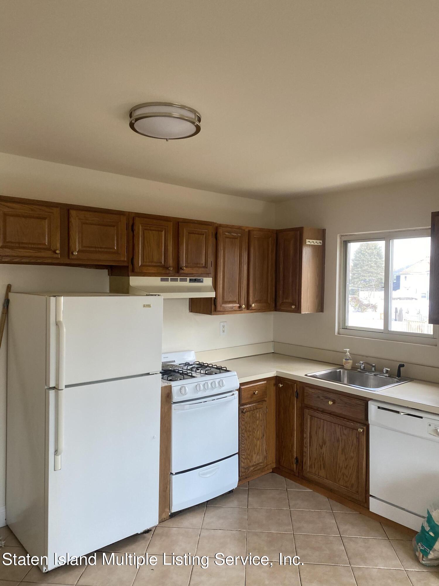 481 Mill Road Staten Island, NY 10306 - Photo 13 of 31 1C2A97B6-DC15-470B-812A-A34FAC22DA32