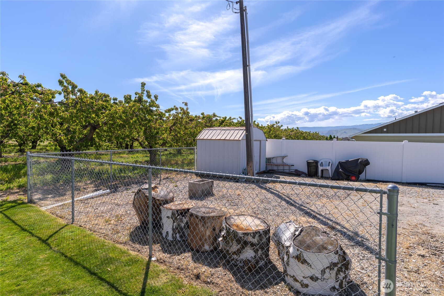 25 Sun Valley Drive Wenatchee, WA 98801 - Photo 15 of 27 a view of a lake with a sitting area