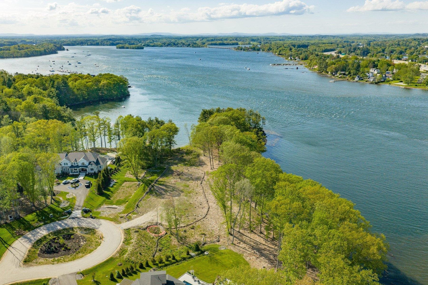 82 Shipwright Way Newington, NH 03801 - Photo 2 of 34