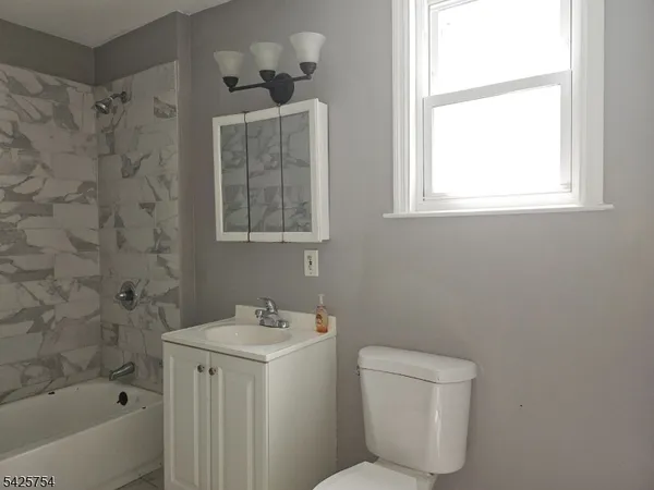 $2,100 | 234 Smith Street, Newark, NJ 07106