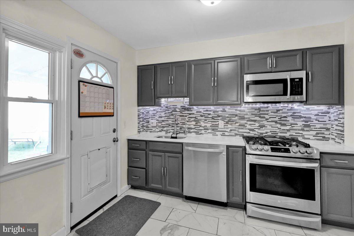 549 Meade Terrace Reading, PA 19607 - Photo 11 of 27 Gallery Image 11