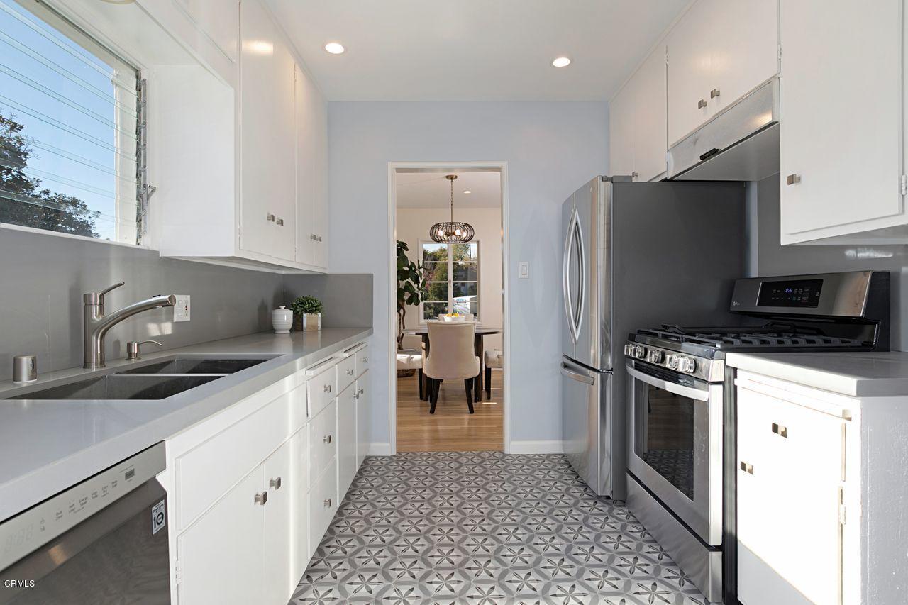 1310 Brixton Road Pasadena, CA 91105 - Photo 15 of 43 14_10084877_130820_EN-130820-114