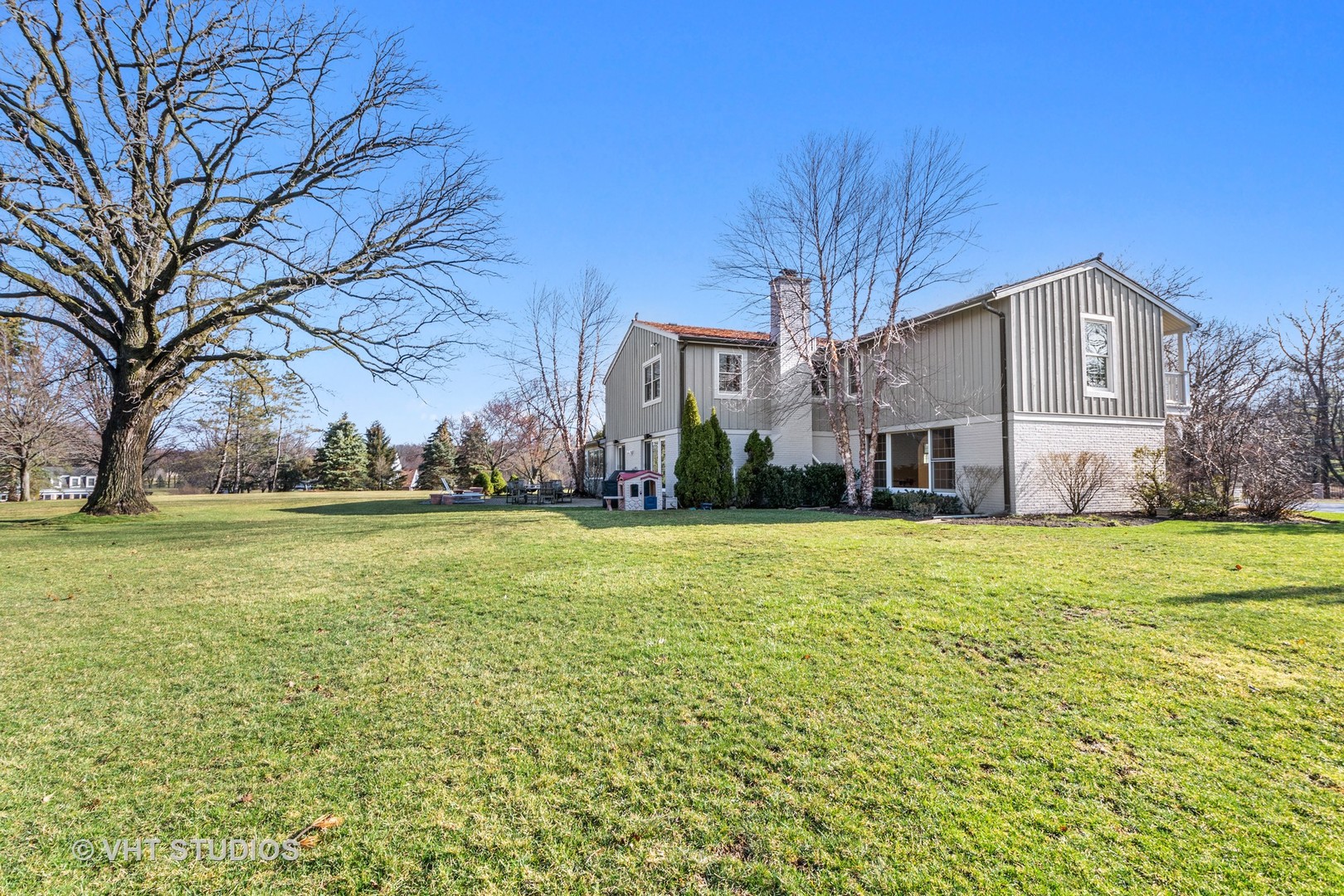 1850 South Ridge Road Lake Forest, IL 60045 - Photo 4 of 34 a view of a house with a yard